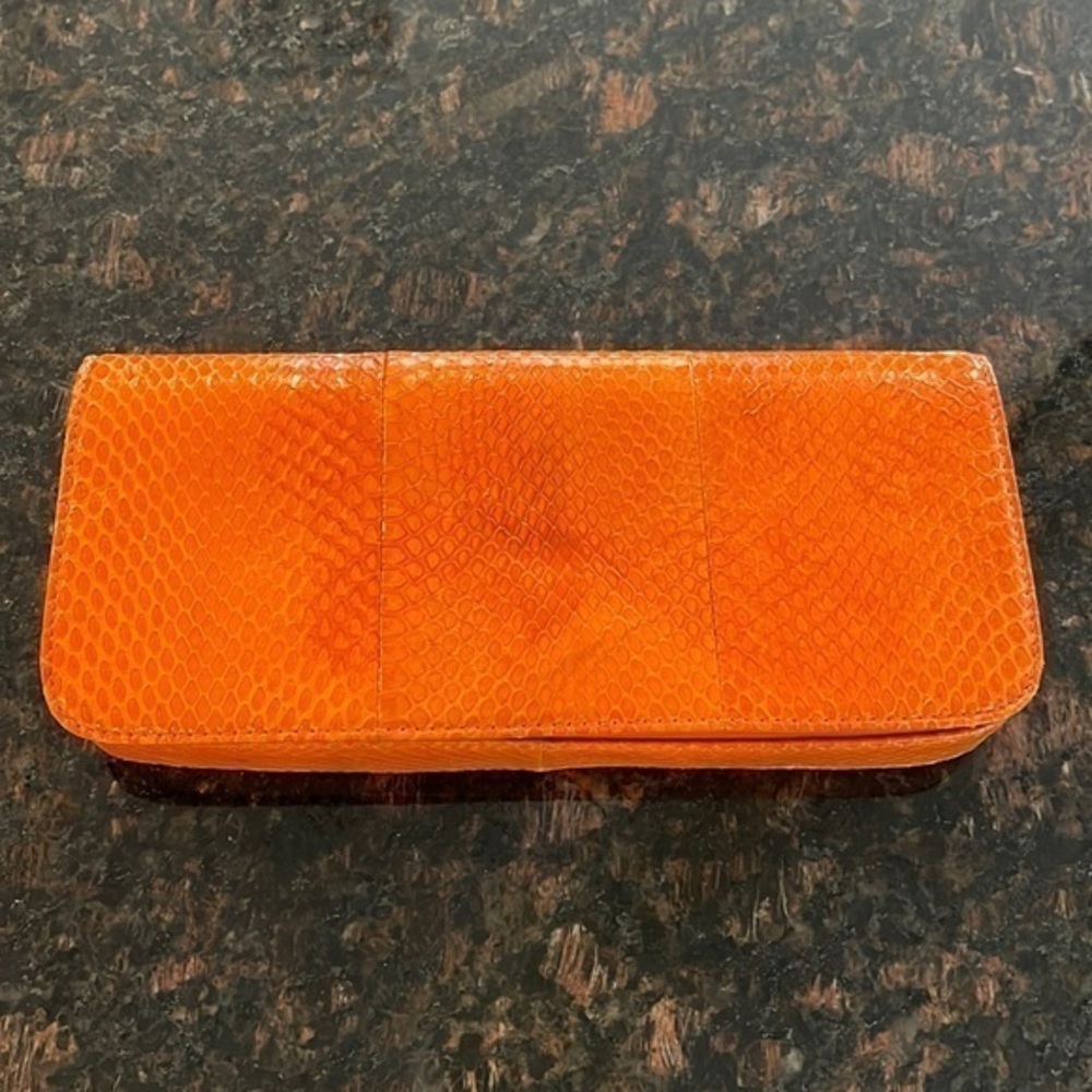 Giani Bernini snake clutch